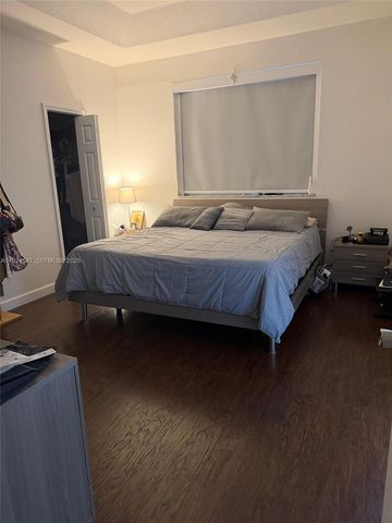 8148 NW 108th Ct, Doral, FL 33178