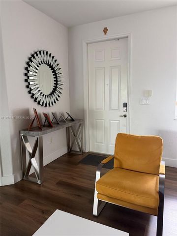 8148 NW 108th Ct, Doral, FL 33178