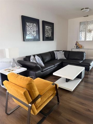 8148 NW 108th Ct, Doral, FL 33178