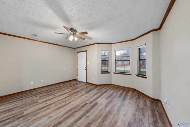 2417 Gaslight Place SW, Decatur, AL 35603