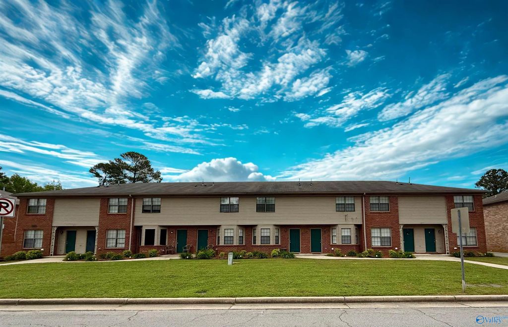 2417 Gaslight Place SW, Decatur, AL 35603