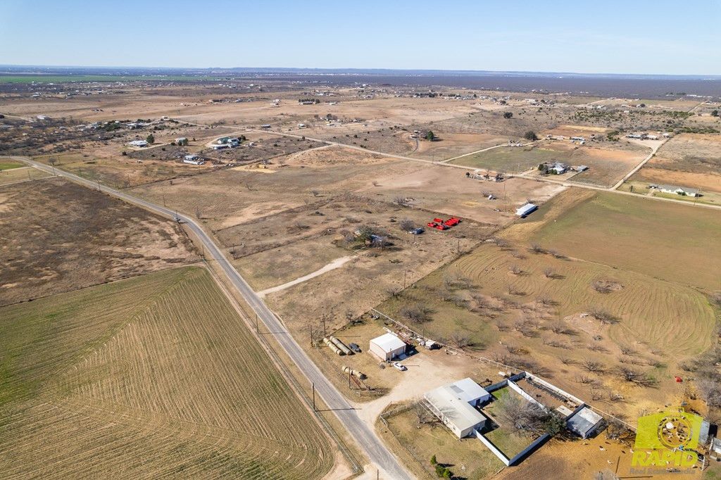 Image 13 of property listing at 9005 N Valley Drive, San Angelo, TX 76905