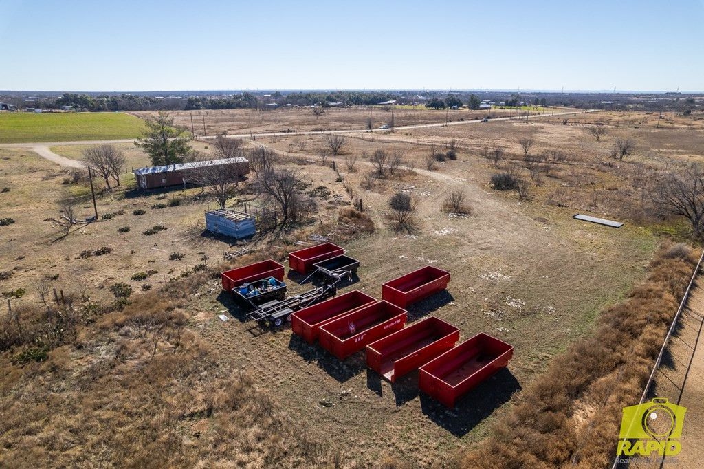 Image 5 of property listing at 9005 N Valley Drive, San Angelo, TX 76905