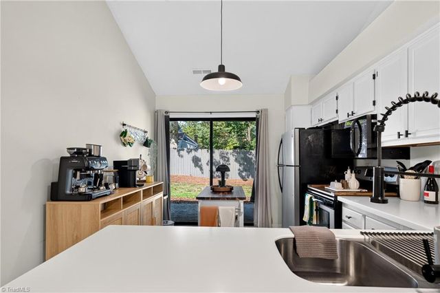 204 Tabor View Lane, Winston-salem, NC 27106