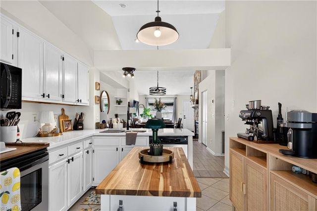204 Tabor View Lane, Winston-salem, NC 27106
