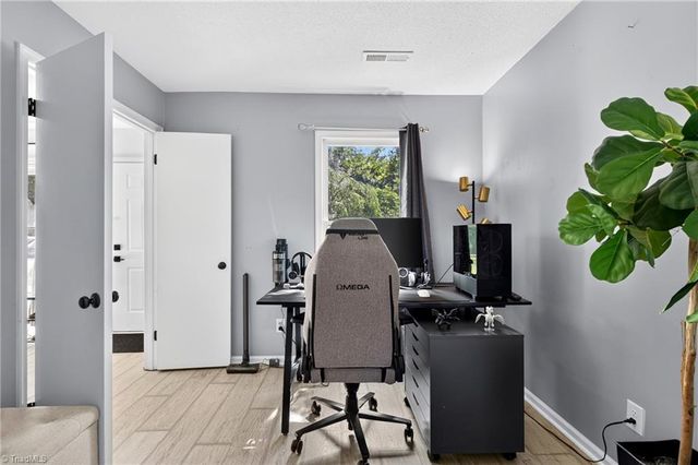 204 Tabor View Lane, Winston-salem, NC 27106
