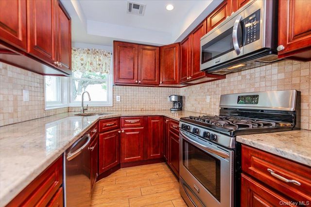 101 California Street, Long Beach, NY 11561