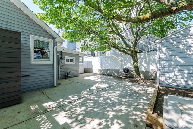 101 California Street, Long Beach, NY 11561