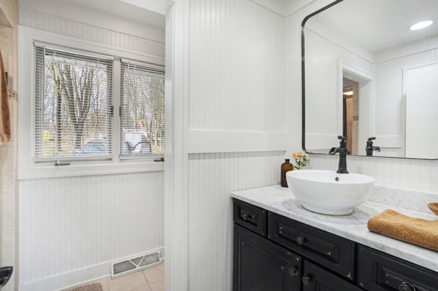 687 Lugers Road, Holland, MI 49423