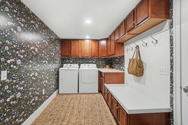 687 Lugers Road, Holland, MI 49423