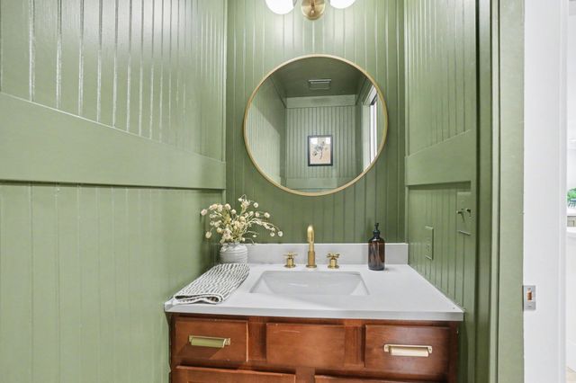 687 Lugers Road, Holland, MI 49423