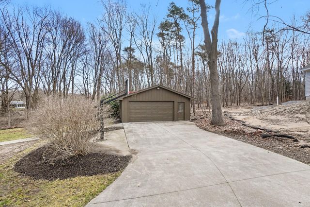 687 Lugers Road, Holland, MI 49423