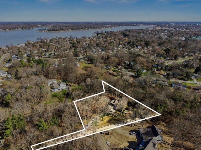 687 Lugers Road, Holland, MI 49423