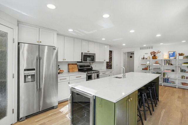 687 Lugers Road, Holland, MI 49423