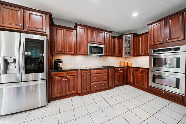 318 Trace Drive, Delaware, OH 43015