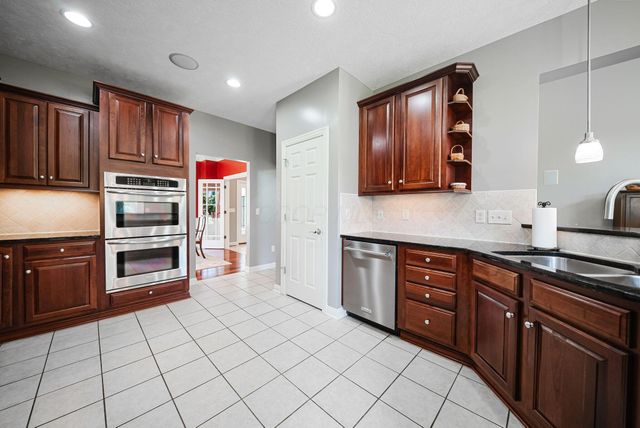 318 Trace Drive, Delaware, OH 43015