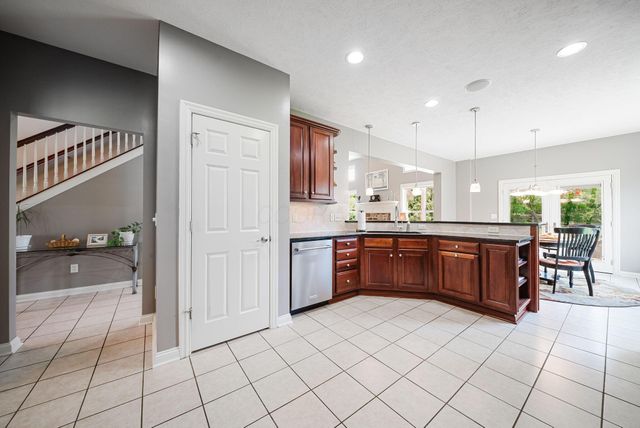 318 Trace Drive, Delaware, OH 43015