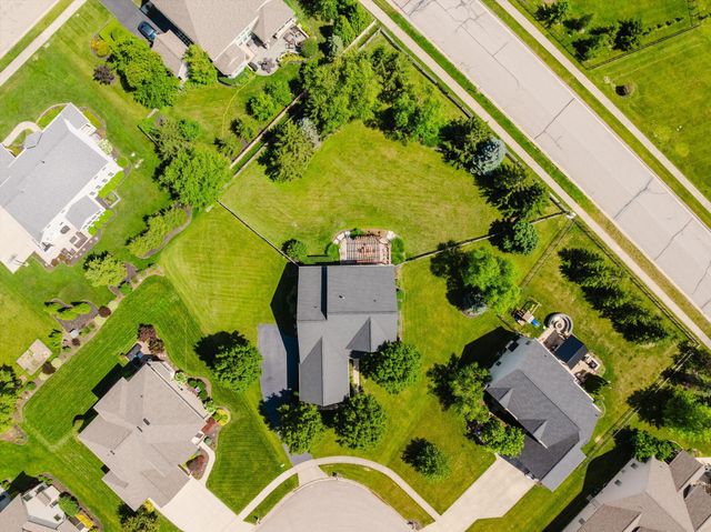 318 Trace Drive, Delaware, OH 43015