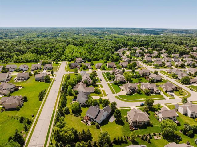 318 Trace Drive, Delaware, OH 43015