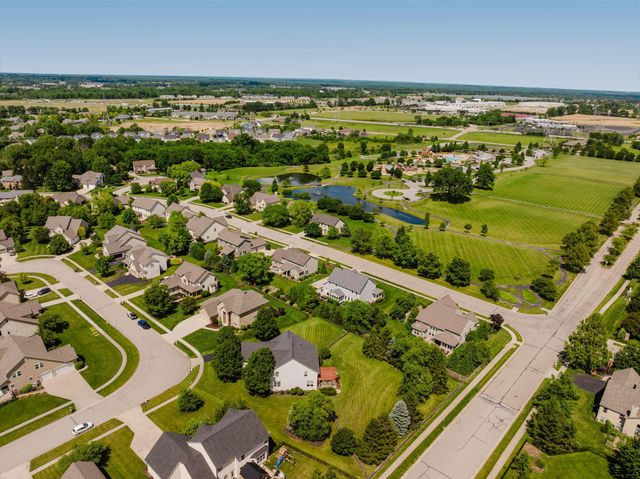 318 Trace Drive, Delaware, OH 43015