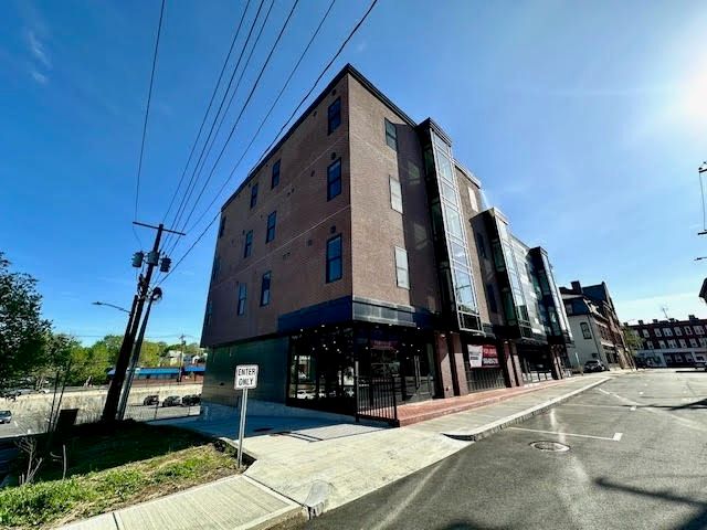 21 Summer St 302, Natick, MA 01760