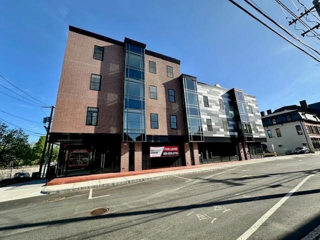 21 Summer St 302, Natick, MA 01760