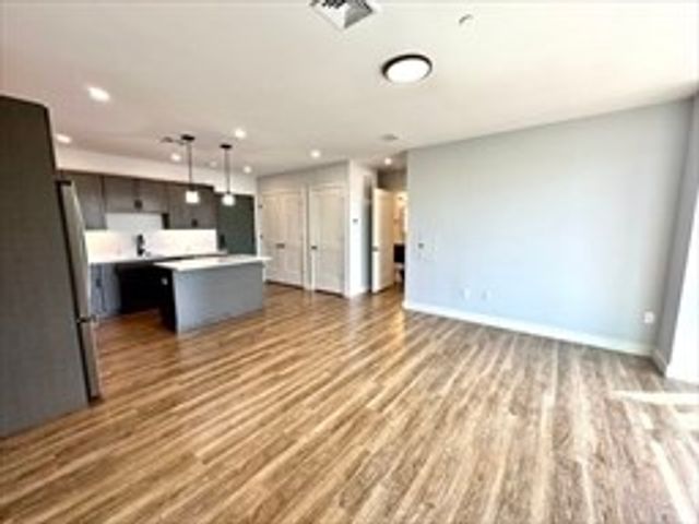 21 Summer St 302, Natick, MA 01760