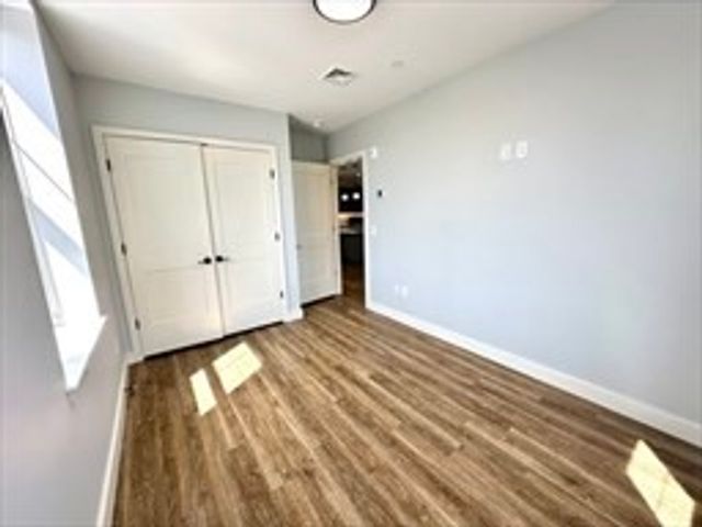 21 Summer St 302, Natick, MA 01760