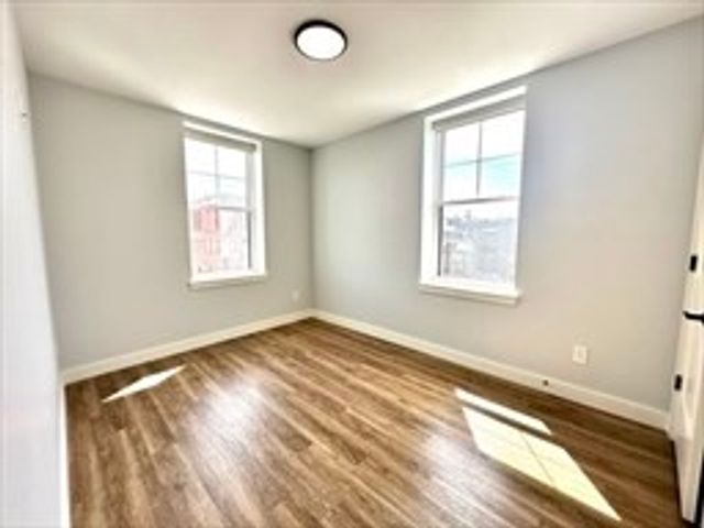 21 Summer St 302, Natick, MA 01760