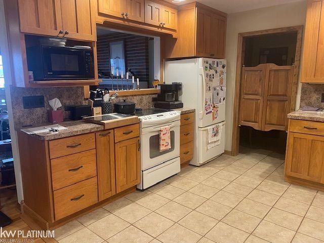 2567 St. Clair River Drive, Algonac, MI 48001