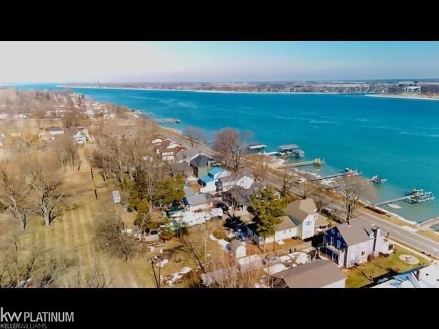 2567 St. Clair River Drive, Algonac, MI 48001