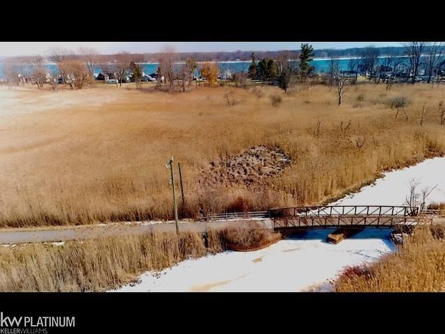 2567 St. Clair River Drive, Algonac, MI 48001