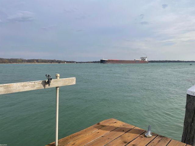 2567 St. Clair River Drive, Algonac, MI 48001