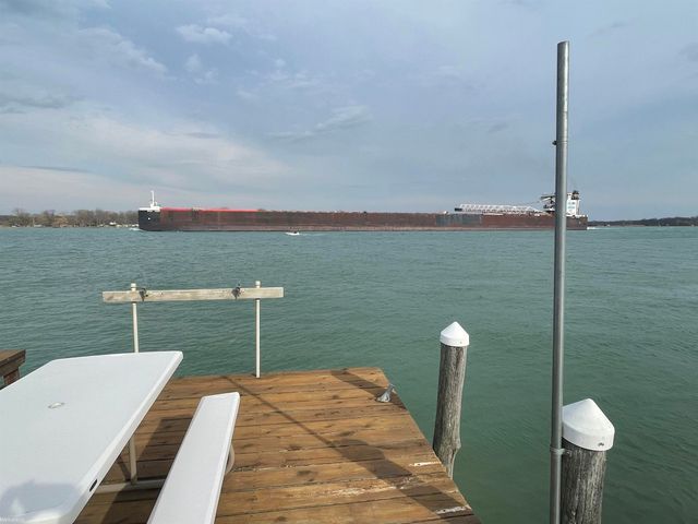 2567 St. Clair River Drive, Algonac, MI 48001