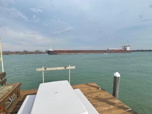 2567 St. Clair River Drive, Algonac, MI 48001