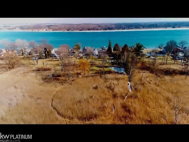 2567 St. Clair River Drive, Algonac, MI 48001