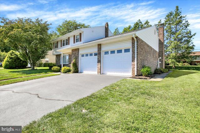 1616 SHERWOOD RD, Wyomissing, PA 19610