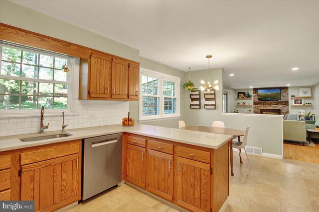 1616 SHERWOOD RD, Wyomissing, PA 19610