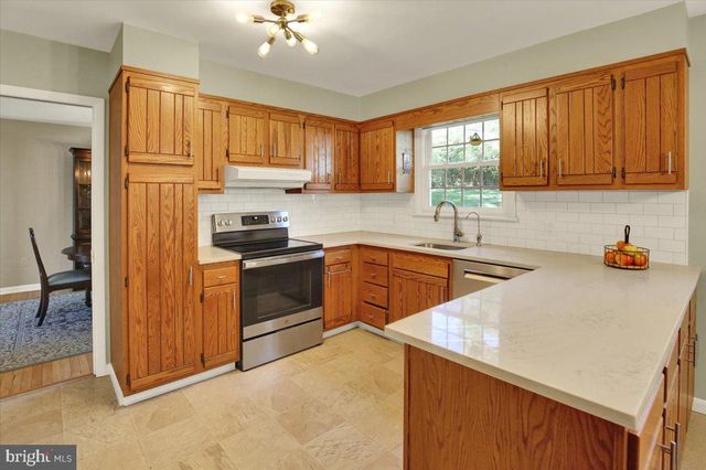 1616 SHERWOOD RD, Wyomissing, PA 19610