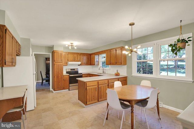 1616 SHERWOOD RD, Wyomissing, PA 19610