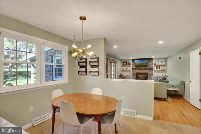 1616 SHERWOOD RD, Wyomissing, PA 19610