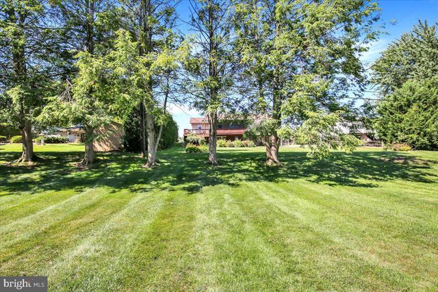 1616 SHERWOOD RD, Wyomissing, PA 19610