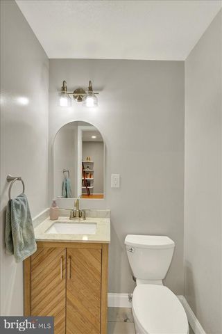 1616 SHERWOOD RD, Wyomissing, PA 19610