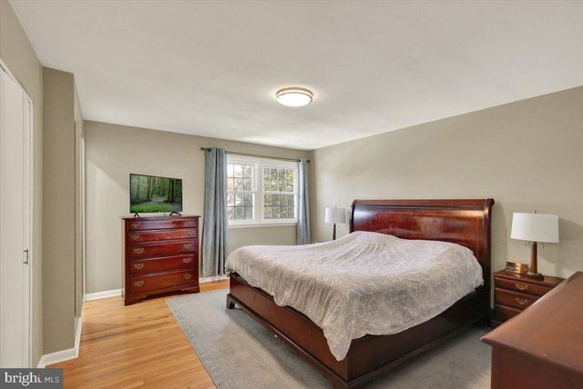 1616 SHERWOOD RD, Wyomissing, PA 19610