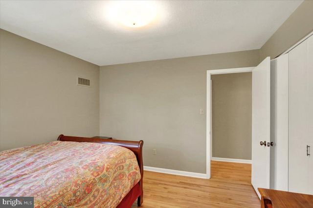 1616 SHERWOOD RD, Wyomissing, PA 19610