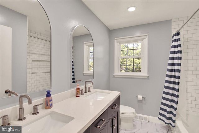 1616 SHERWOOD RD, Wyomissing, PA 19610
