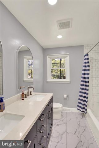 1616 SHERWOOD RD, Wyomissing, PA 19610