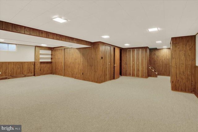 1616 SHERWOOD RD, Wyomissing, PA 19610