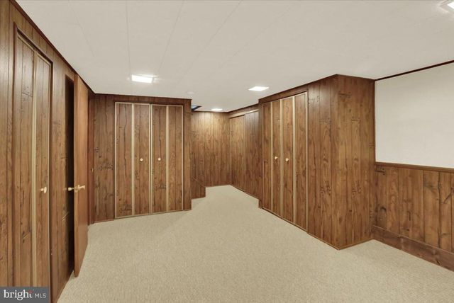1616 SHERWOOD RD, Wyomissing, PA 19610