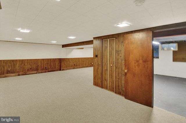 1616 SHERWOOD RD, Wyomissing, PA 19610
